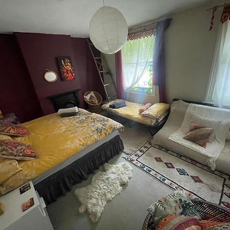 Homestay In The Heart Of Avalon Glastonbury Zewnętrze zdjęcie