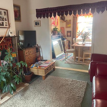 Homestay In The Heart Of Avalon Glastonbury Zewnętrze zdjęcie