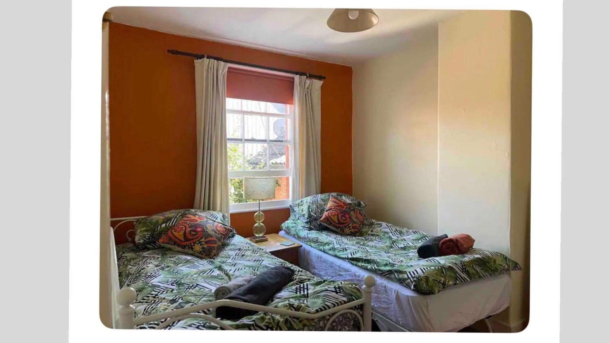Homestay In The Heart Of Avalon Glastonbury Zewnętrze zdjęcie