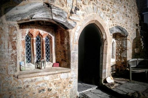 Homestay In The Heart Of Avalon Glastonbury Zewnętrze zdjęcie